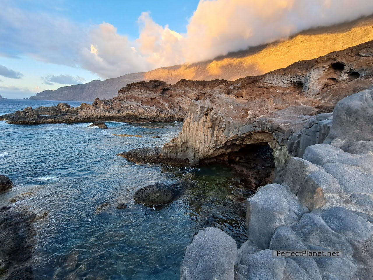 Los Sargos natural pools