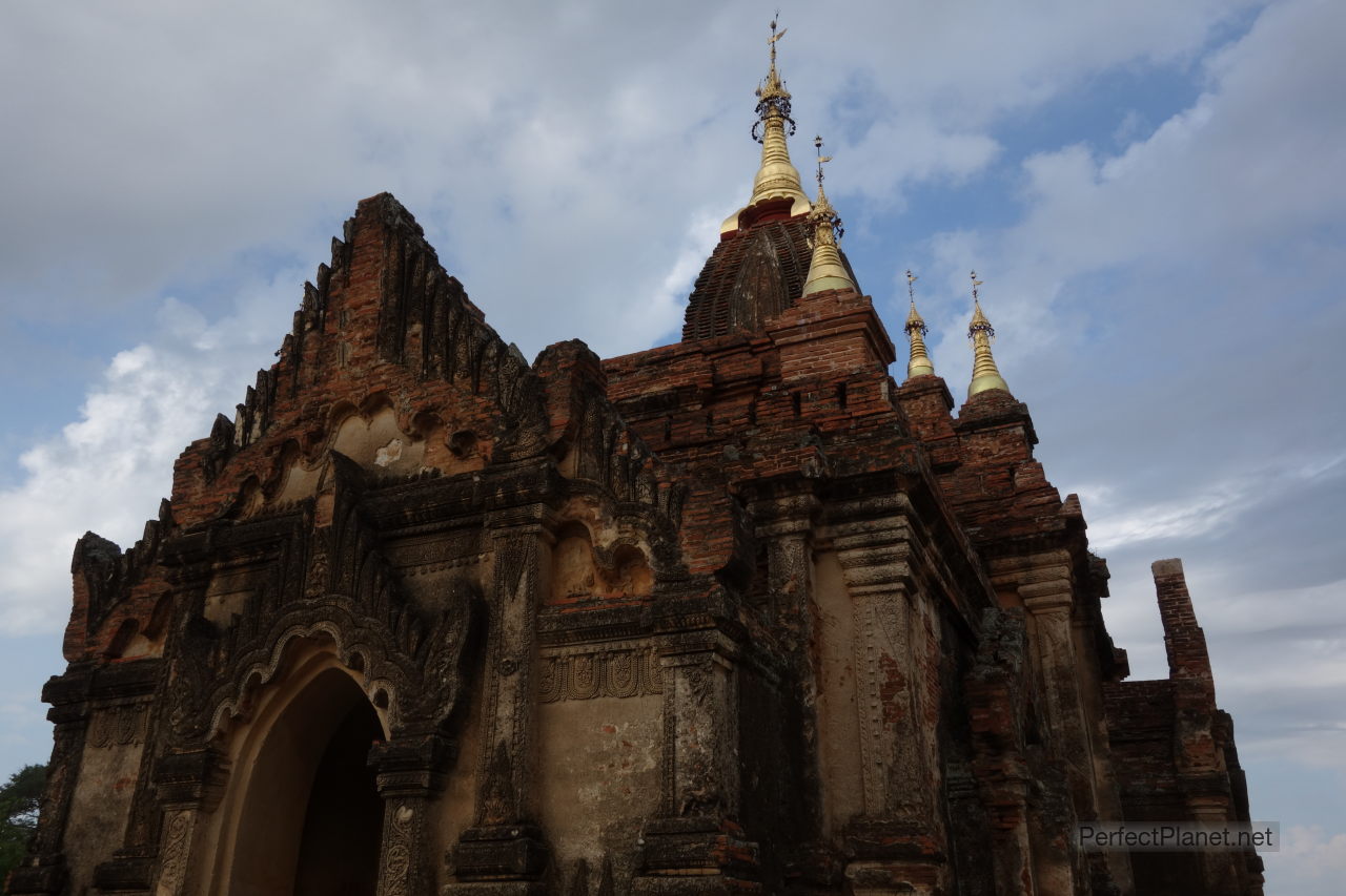 Iza Gawna Pagoda