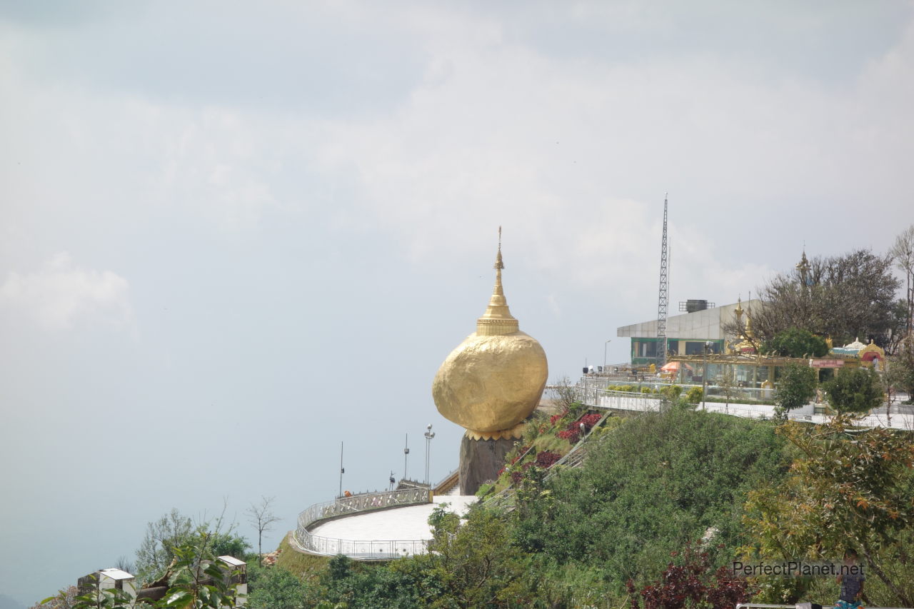 Golden Rock Kyaiktiyo