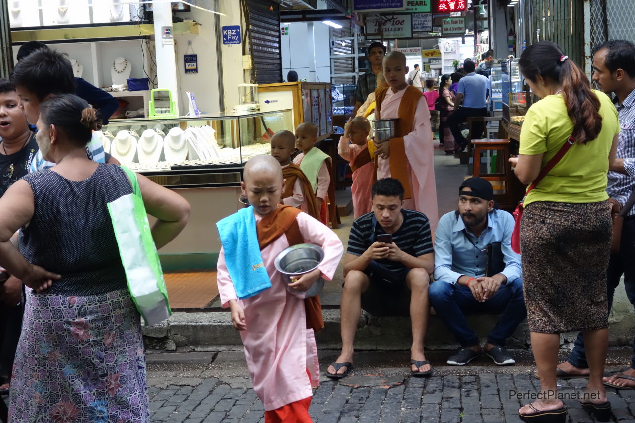 Bogyoke Aung San Market