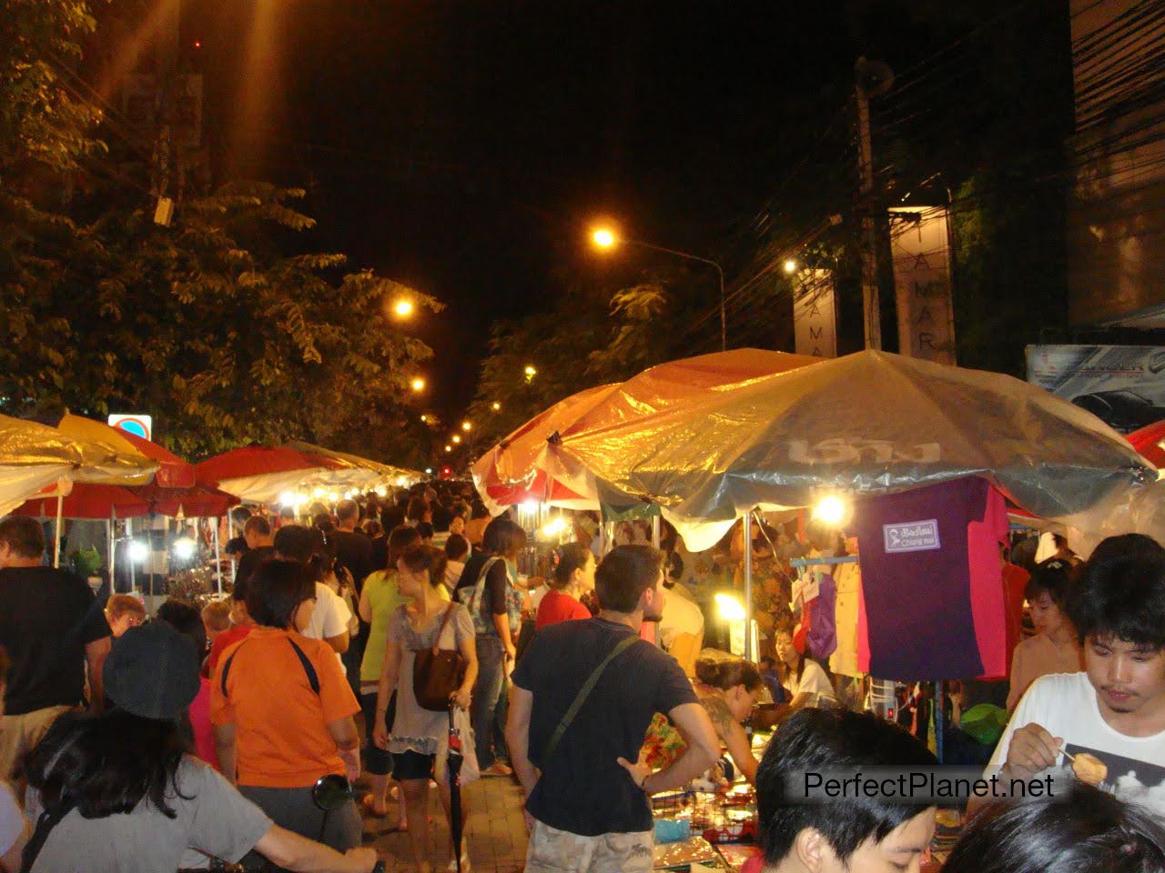 Mercado nocturno