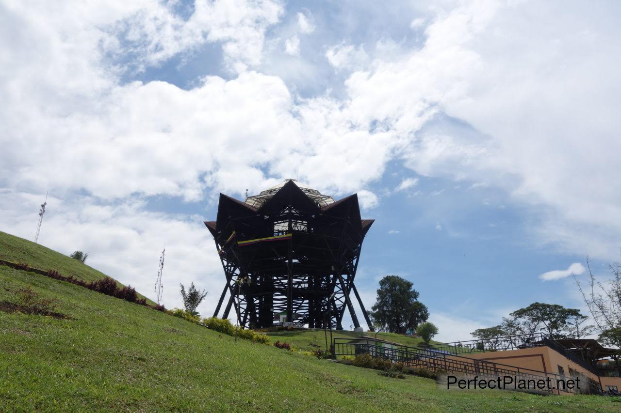 Mirador Colina Iluminada