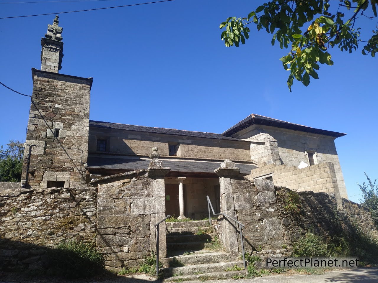 Iglesia de Lobeznos