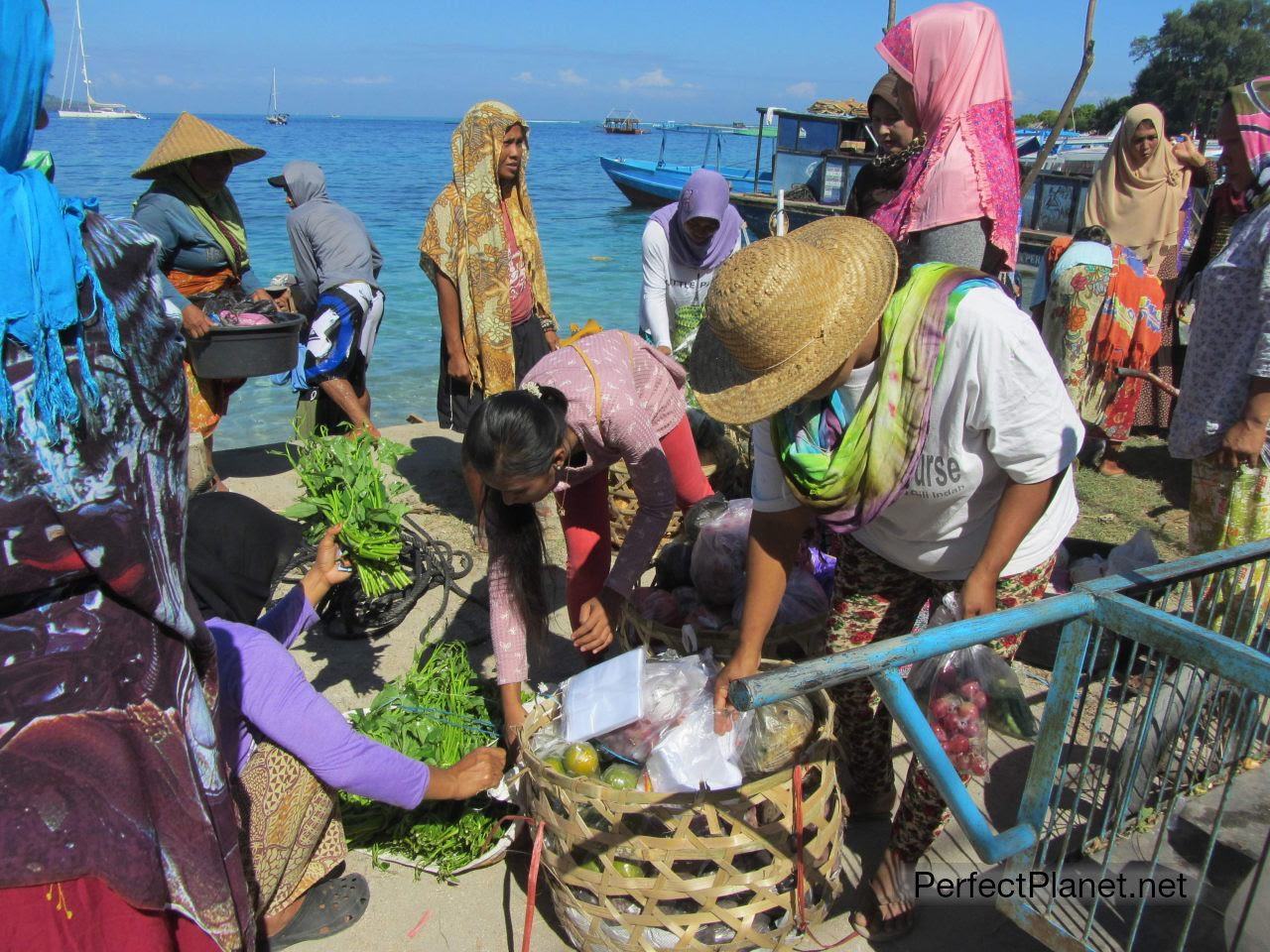 Locales en el embarcadero de Gili Air