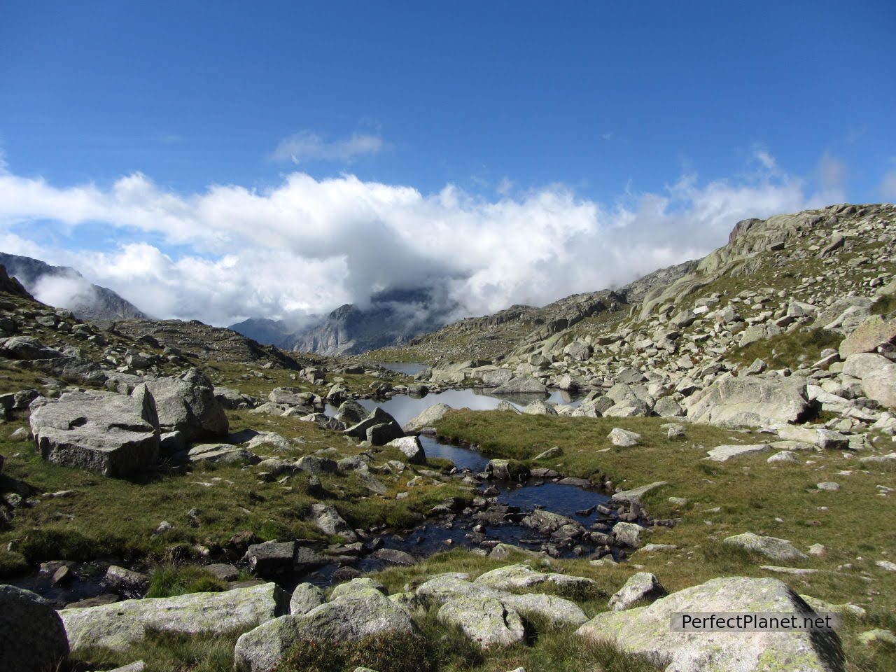 Les Mangades lake