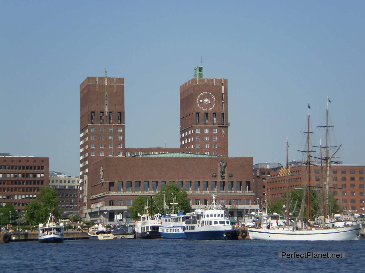 Ayuntamiento desde el barco