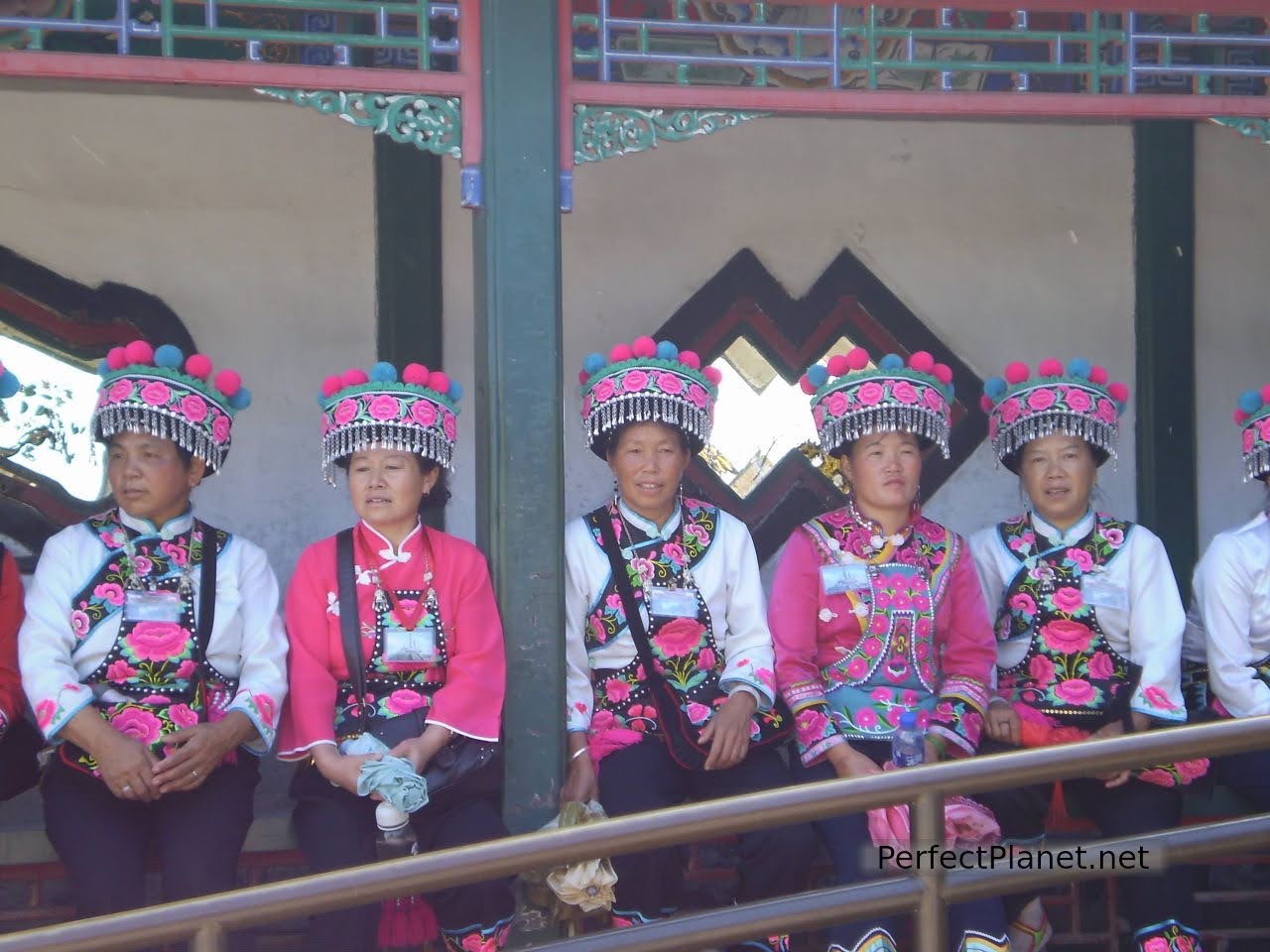 Mujeres sentadas