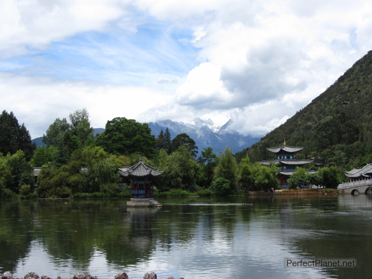 Black Dragon Pond Park Lijiang